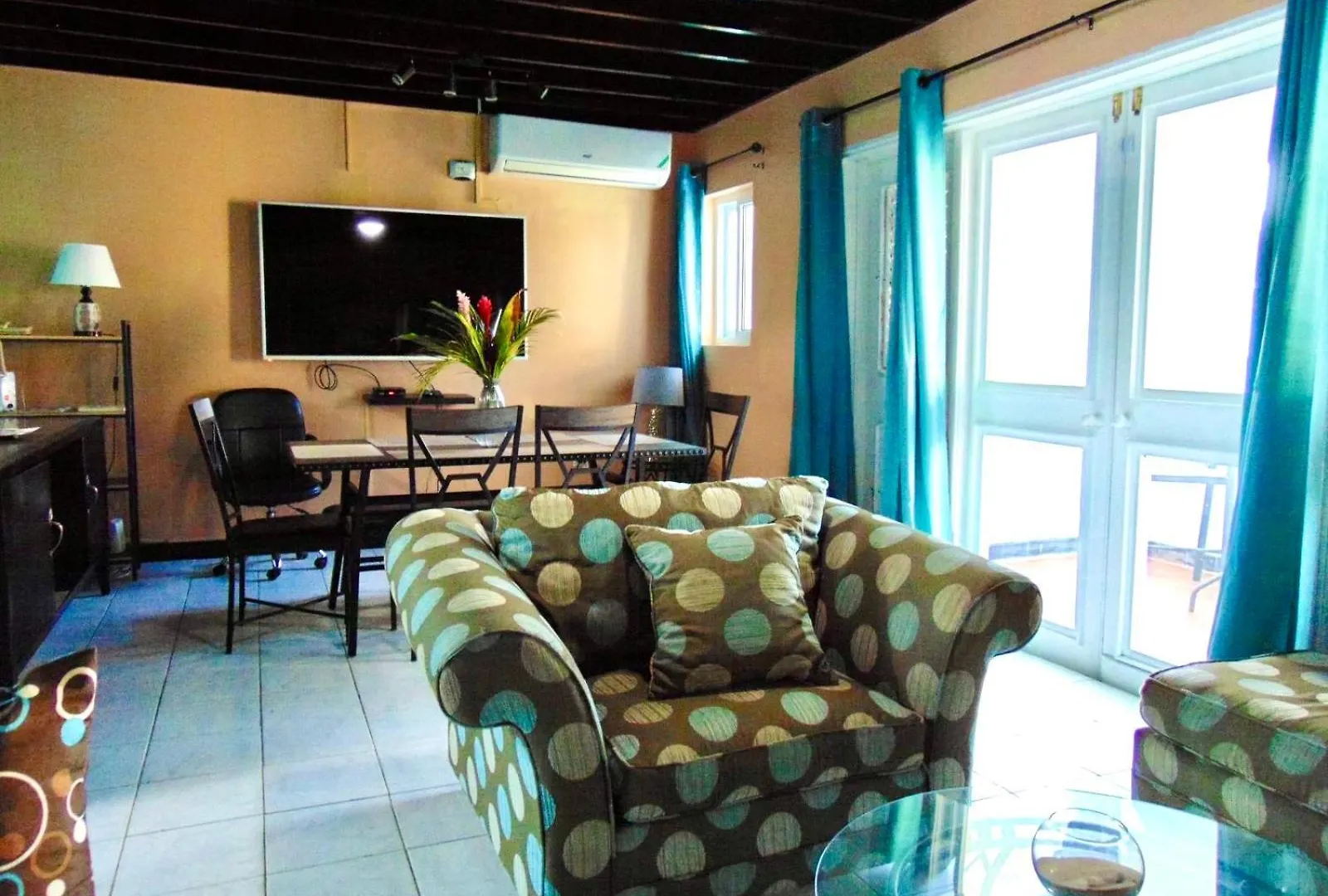 Seaside 2 Bedroom Oasis At 7 Miles Beach, Negril, Point Village