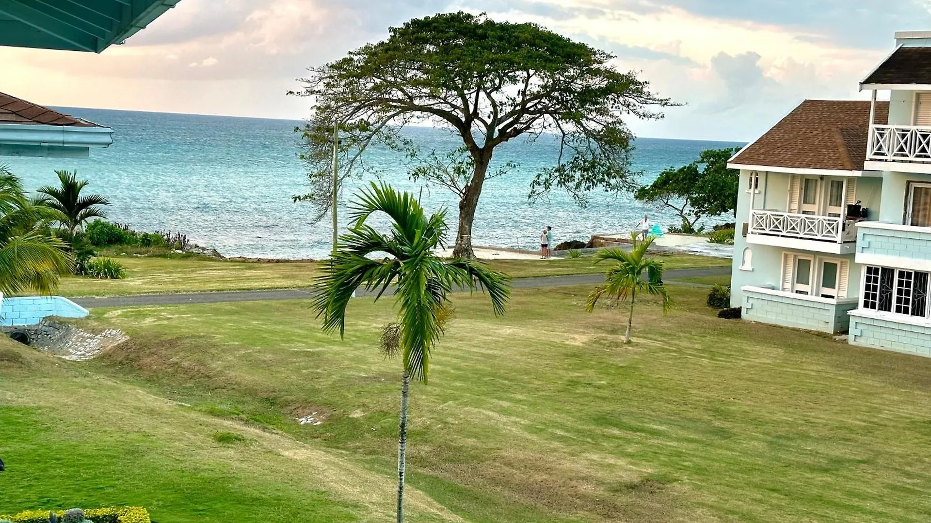 Seaside 2 Bedroom Oasis At 7 Miles Beach, Negril, Point Village Feriehus Negril