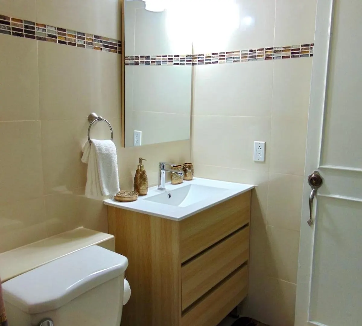 Seaside 2 Bedroom Oasis At 7 Miles Beach, Negril, Point Village Feriehus Negril