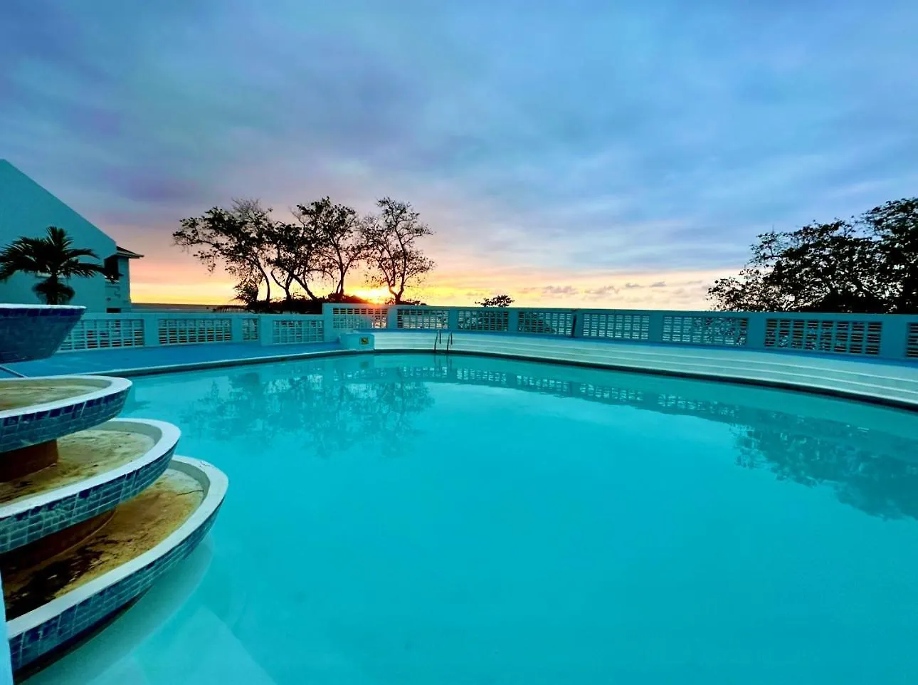 Seaside 2 Bedroom Oasis At 7 Miles Beach, Negril, Point Village 0*, Negril Jamaica